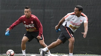 Cueva entrenando al lado de