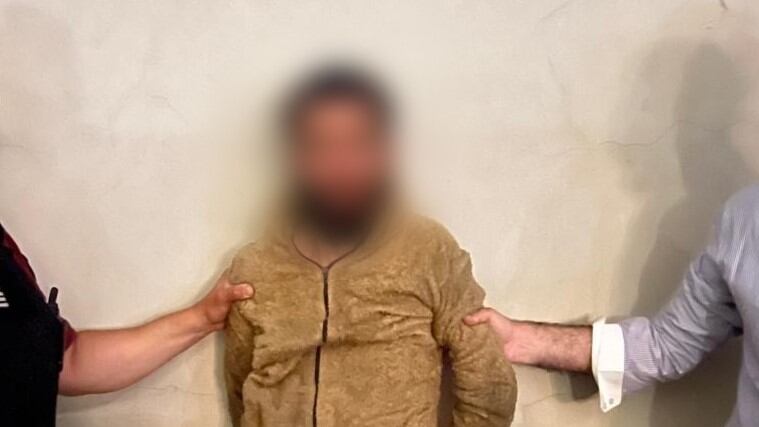 Personal del SAME trasladó al detenido al hospital Argerich con diagnóstico de consumo de sustancias varias, la custodia policial se mantuvo durante todo el procedimiento