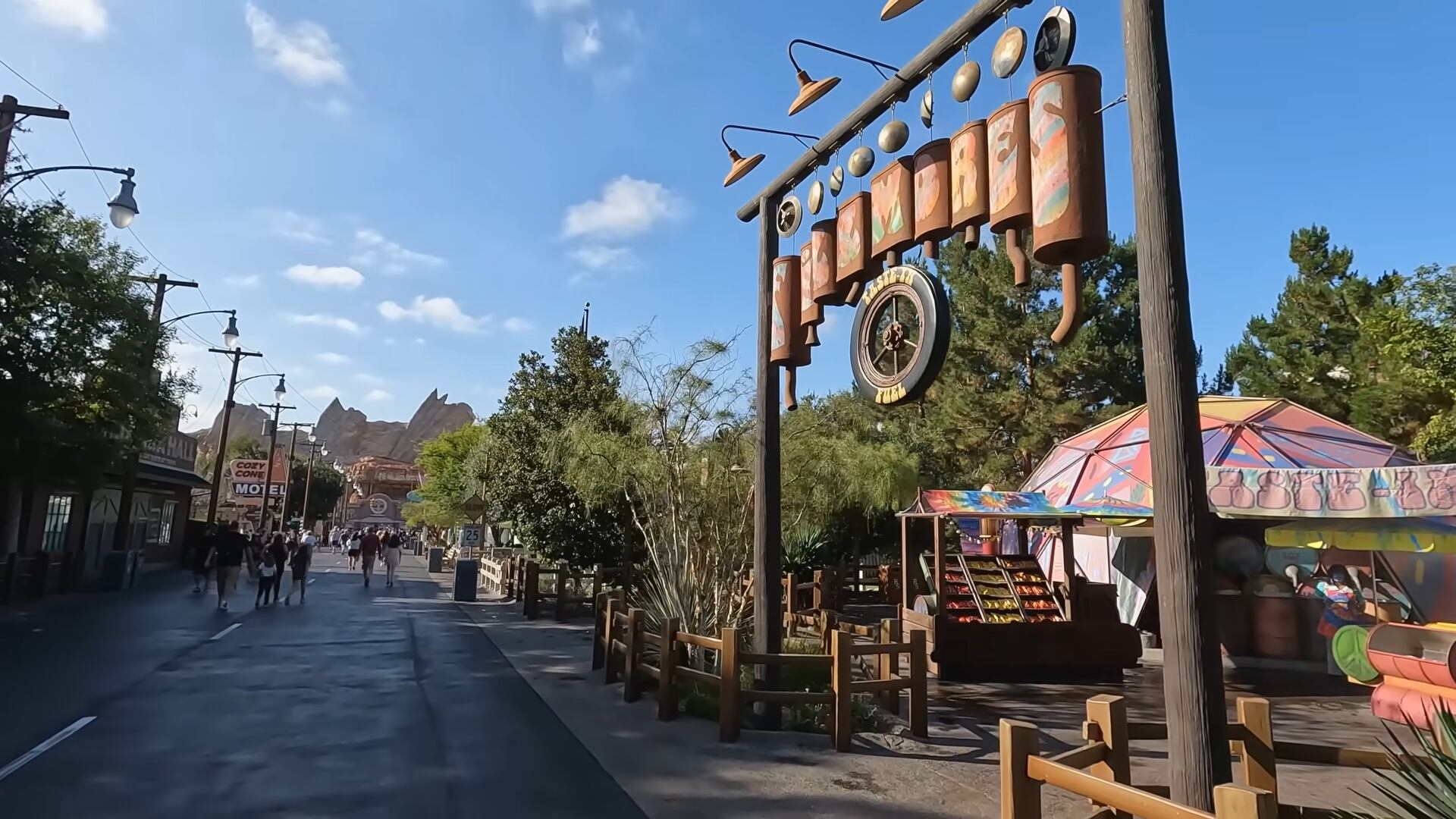 El posible cambio permitiría a los portadores de Park Hopper y Magic Key ingresar a ambos parques de Anaheim en cualquier momento del día. (Captura de YouTube)