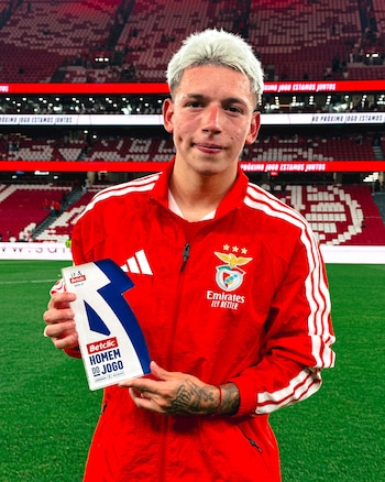 Gianluca Prestianni fue elegido el MVP del partido (@SLBenfica)