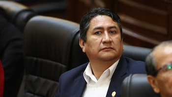 Vladimir Cerrón cuestiona renovación de orden de captura y critica al TC por “retardar el fallo” que lo liberaría