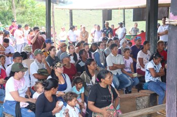 Mientras la acción humanitaria se