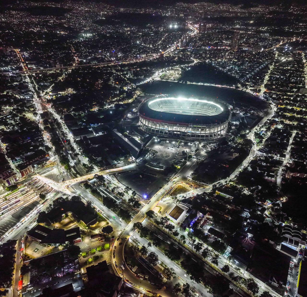 El dispositivo de seguridad y movilidad busca agilizar el flujo de peatones y automovilistas ante la expectativa de una alta afluencia de aficionados al Estadio Banorte. (@ClaraBrugadaM)