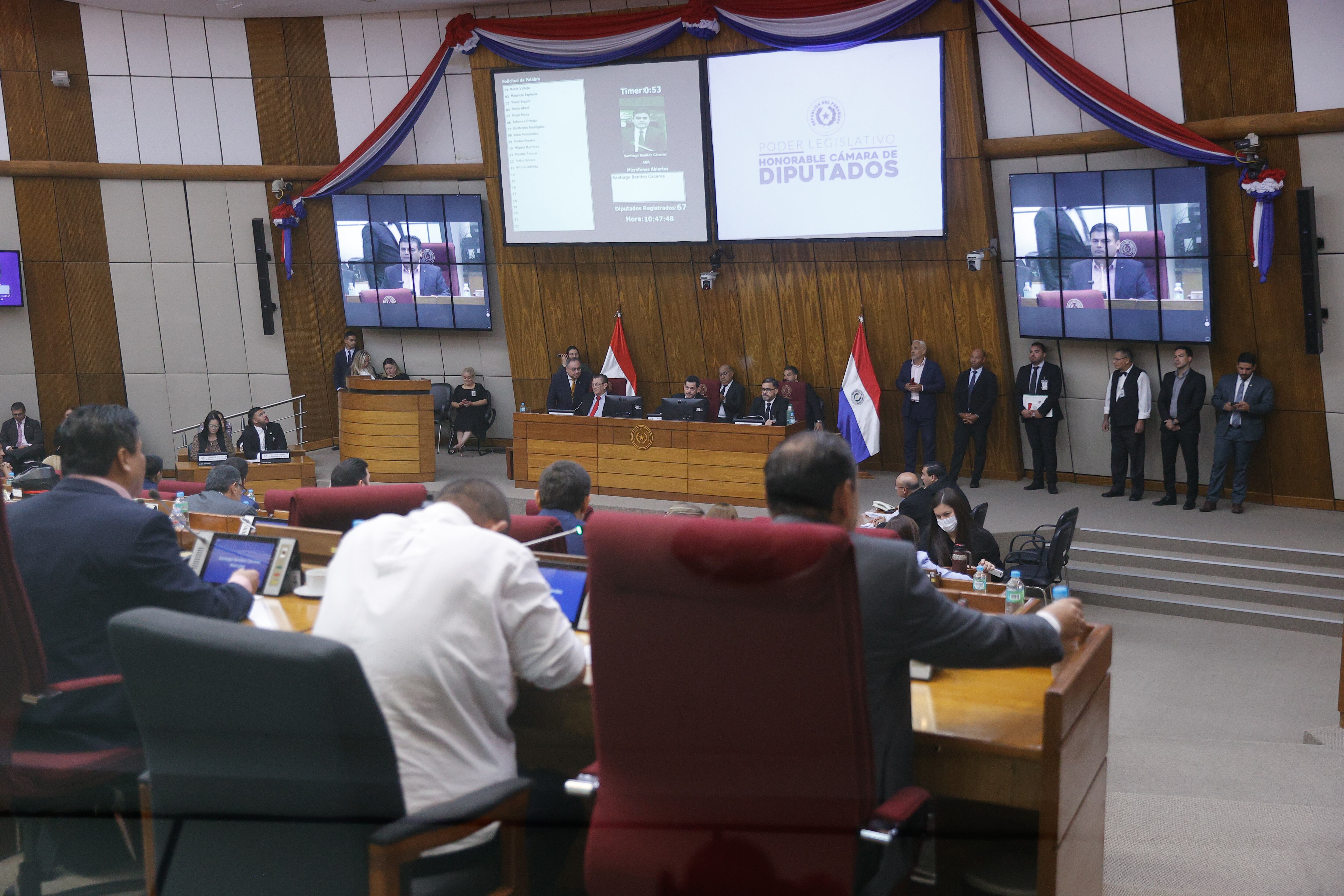Vista general de una sesión de la Cámara de Diputados de Paraguay (EFE/Juan Pablo Pino)