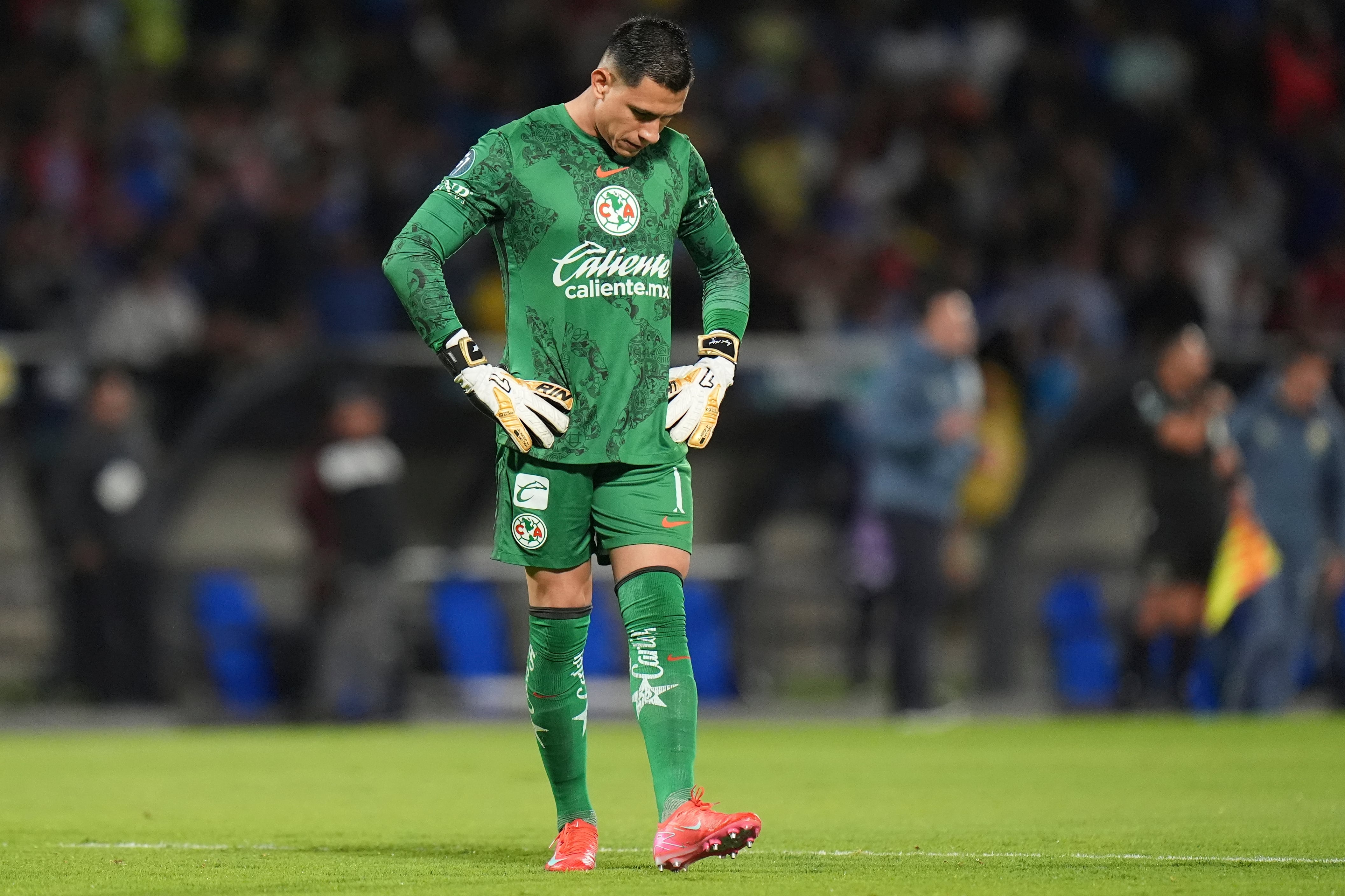 ARCHIVO - Luis Ángel Malagón le dijo adiós André Jardine tras el tricampeonato. (AP Foto/Eduardo Verdugo, archivo)