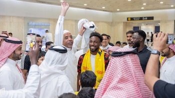 Julián Quiñones llega a Arabia Saudita como héroe tras el Mundial 2026 con México