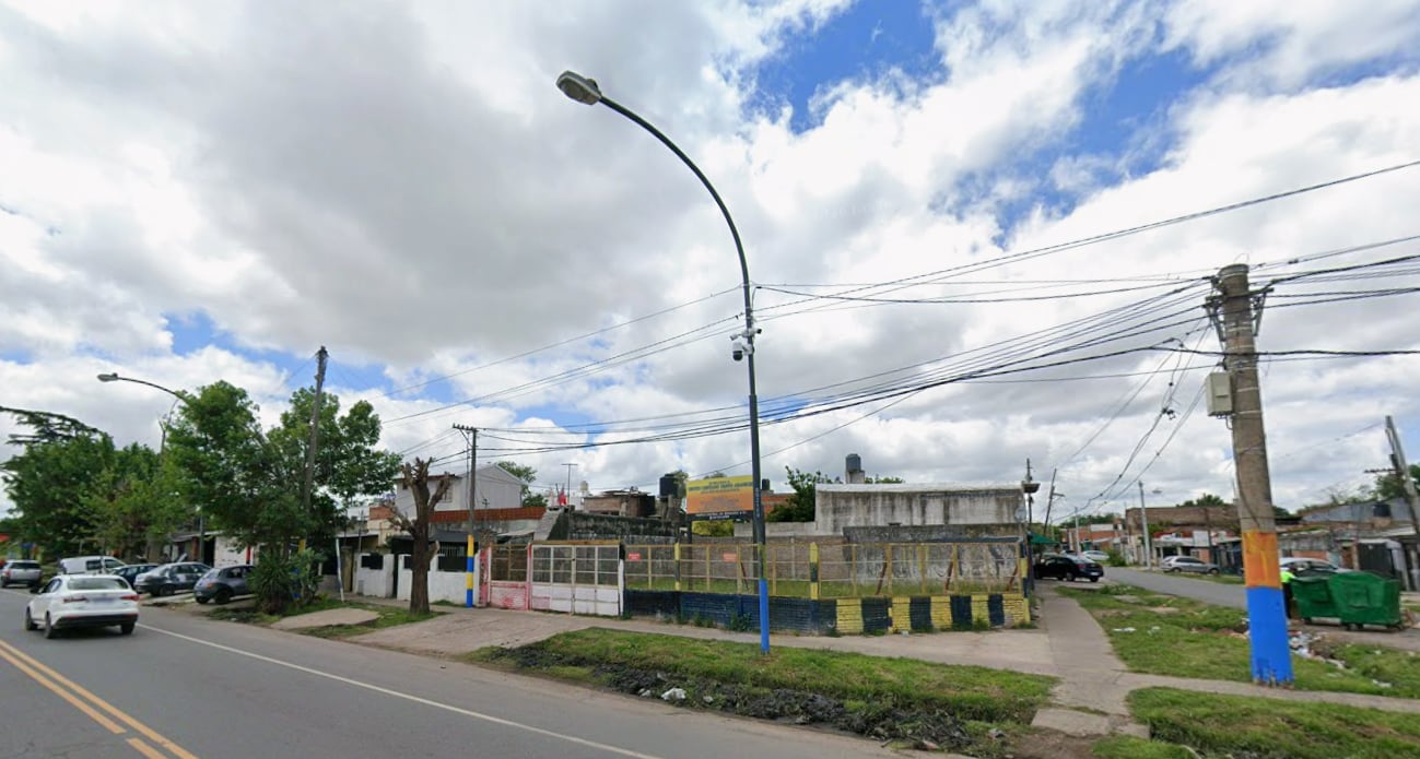 El crimen ocurrió en una calle próxima a la avenida San Martín al 7000 (Google Maps)