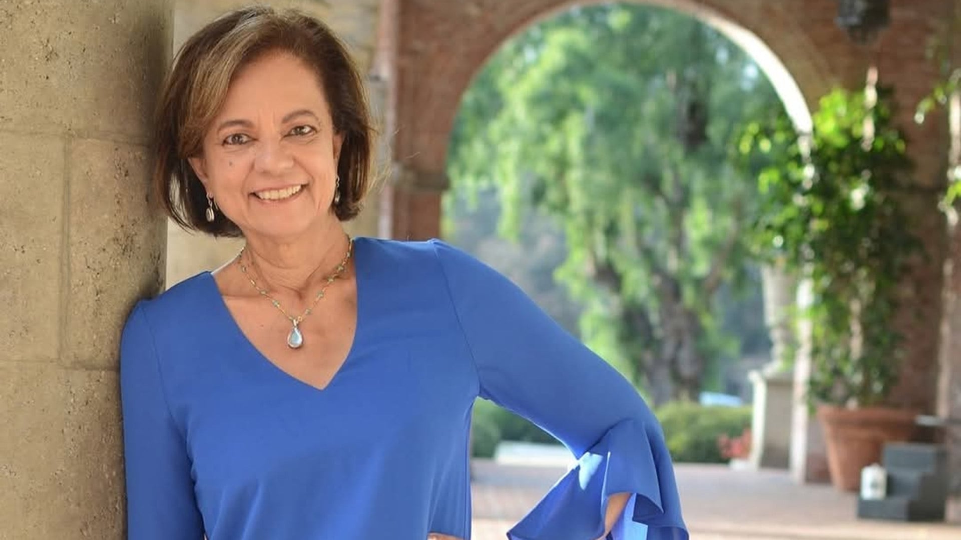 Anita Moorjani experimentó una ECM mientras sufría un cáncer terminal, lo que precedió a una recuperación considerada inexplicable por varios médicos