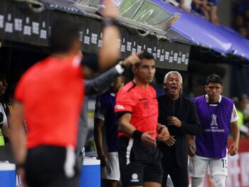 Gorosito fue insultado y silbado
