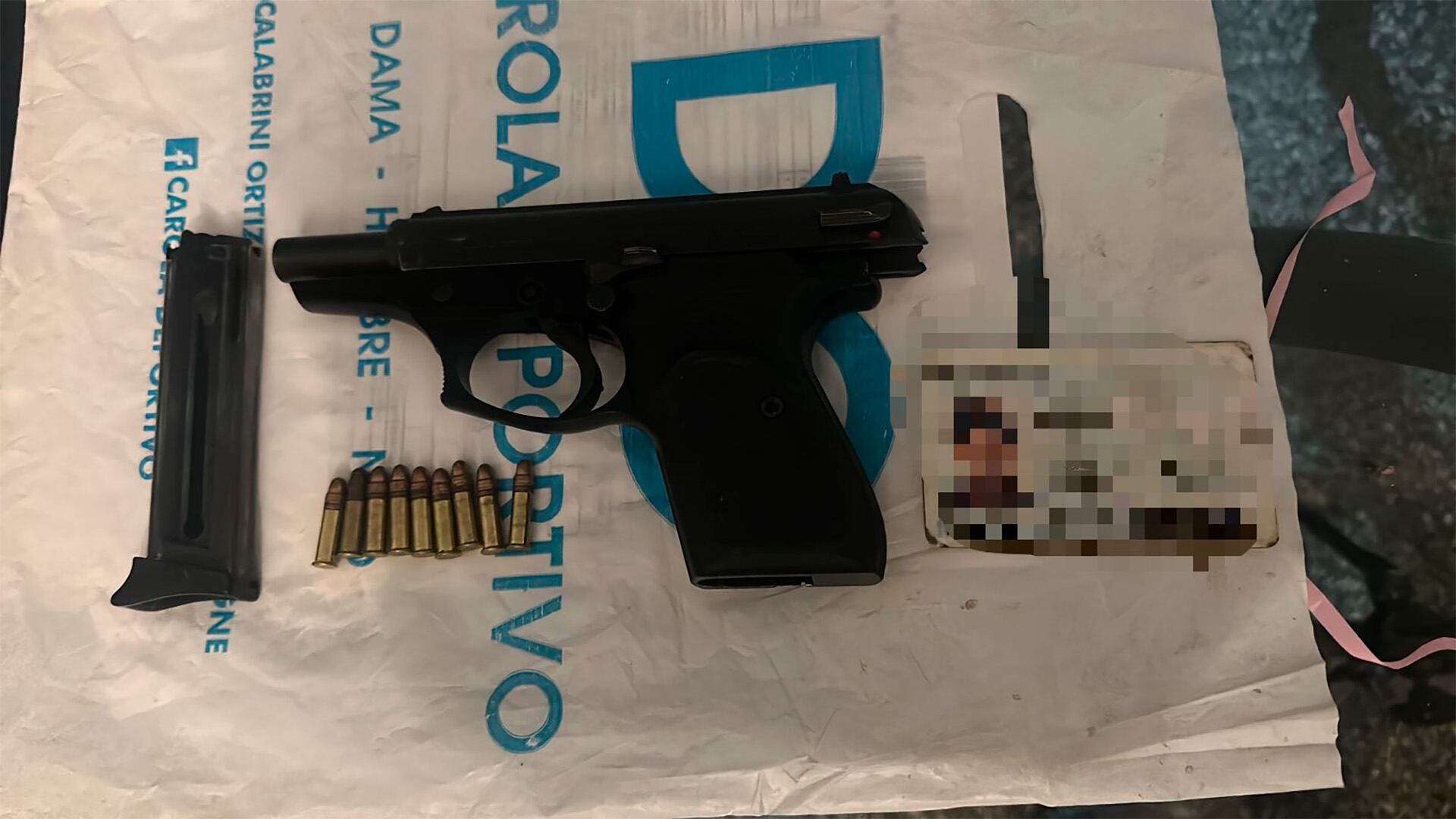 Les incautaron un arma