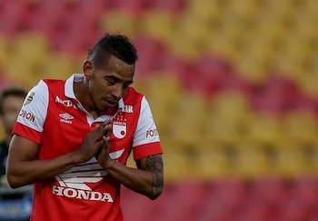 El exfutbolista fue suspendido por