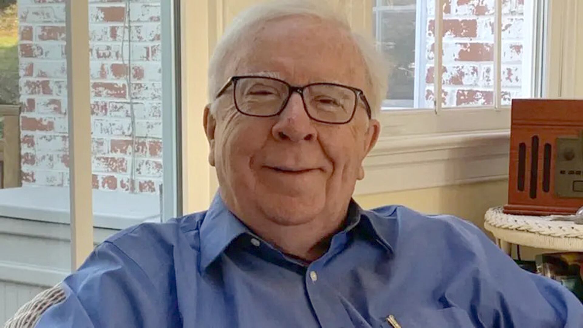 El neurólogo Richard Restak advierte sobre los riesgos del consumo de alcohol en mayores de 65 años y su impacto en la salud cerebral