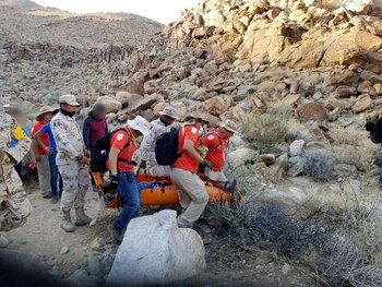 Un migrante que fue abandonado