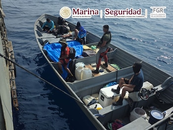 Lancha asegurada en Oaxaca por la Marina