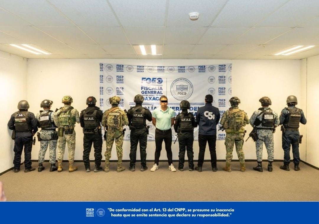 La Fiscalía General del Estado de Oaxaca detuvo a R. G. C. C., señalado líder de una célula extorsiva que operaba en la Central de Abasto. Crédito: Especial
