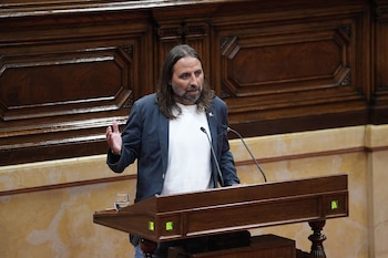 23/09/2026 El diputado de ERC en el Parlament, Jordi Albert i Caballero, interviene durante una sesión plenaria, en el Parlament de Catalunya, a 23 de septiembre de 2026, en Barcelona, Catalunya (España). Illa comparece hoy a petición propia en el Parlament después de la crisis abierta en el Departamento de Educación por el error en la muestra que dejó a Catalunya fuera de los resultados del informe PISA.
POLITICA
David Zorrakino - Europa Press