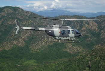 Helicóptero monomotor modelo B-206 L-IV Long Ranger. Usos: adiestramiento, reconocimiento aéreo y fumigación por aspersión. (Crédito: Defensa)