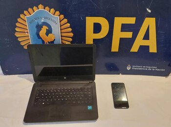 La notebook y el teléfono