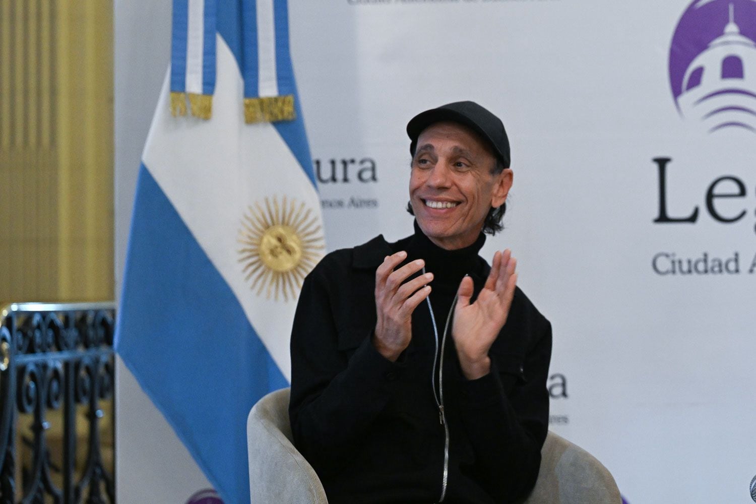Héctor Maduri narra cómo su percepción sensorial entrelazada transforma sonidos en colores y sabores; la sinestesia afecta entre el 2% y el 4% de la población - (Gentileza)