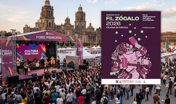 Escenario con banda musical frente a una multitud en la plaza del Zócalo, junto a un cartel de la Feria del Libro 2026