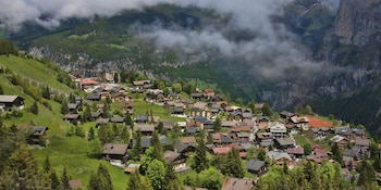 Mürren se destaca por su tranquilidad y vistas espectaculares de los Alpes berneses (Wikipedia)