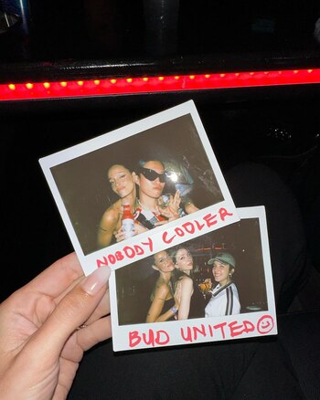 La cantante y sus amigas