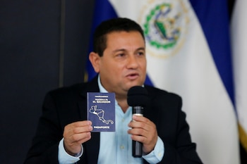 La postulación se realiza enviando