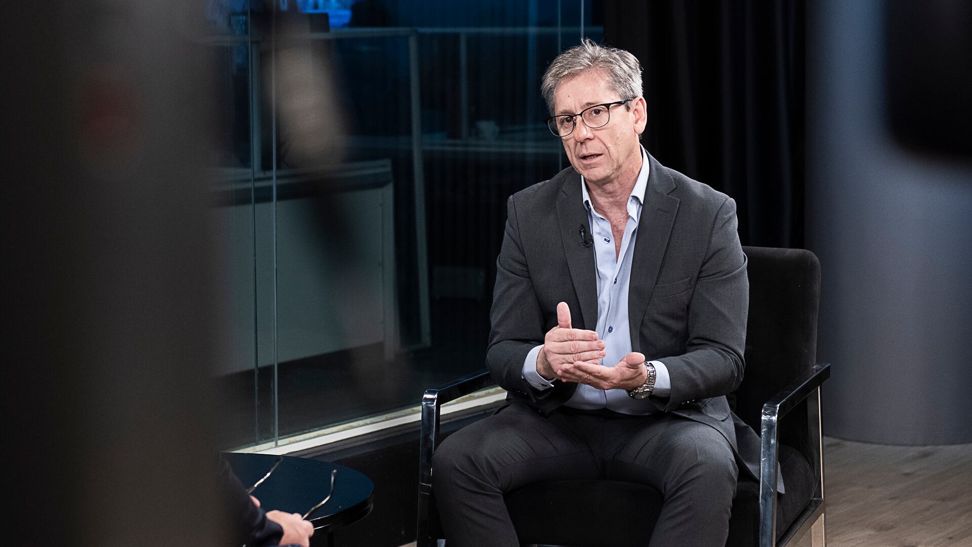 El jefe de la Unión Cívica Radical en el Senado, Eduardo Vischi (Gustavo Gavotti)