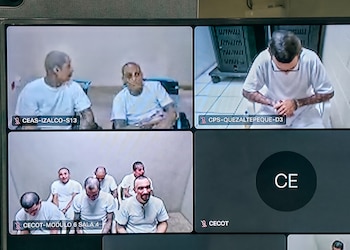 Las grabaciones detallan casos de homicidios cometidos por órdenes directas, como los de empleados policiales y motoristas, en distintos departamentos del país. (Foto: FGR)