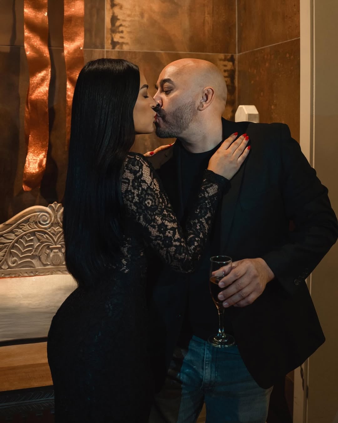 Lupillo Rivera y la modelo Taína Pimentel sellan su compromiso confirmando la noticia de su próxima boda. (Instagram: @tainapimentelofficial)