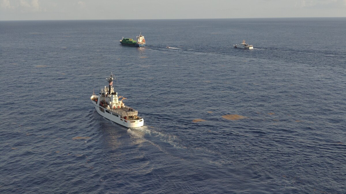 Imagen de la noticia: La Guardia Costera de Estados Unidos interceptó un carguero con combustible que se dirigía a Cuba