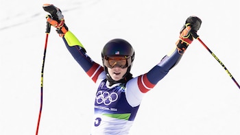 Shiffrin acaba en el eslalon