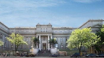 Robaron dispositivos de terapia láser del Hospital Pedro de Elizalde y la ANMAT prohibió su uso