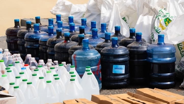 Las autoridades incautaron 25.496 mercancías ilícitas valoradas en RD$5,9 millones en un operativo en Yaguate (Foto cortesía del Facebook del Ceccom RD)