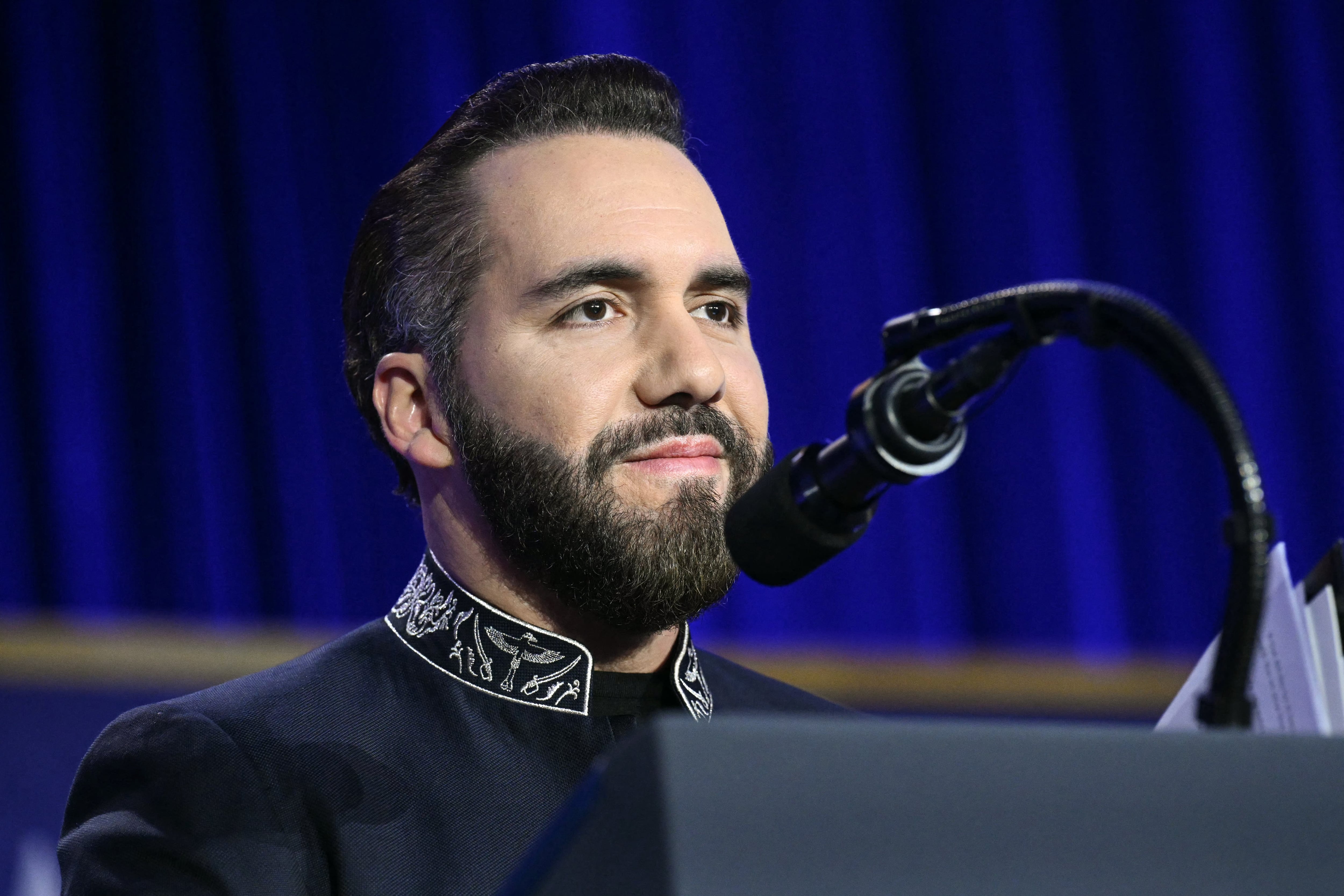 Nayib Bukele mantiene una aprobación del 94% y consolida su hegemonía política en El Salvador, según encuesta