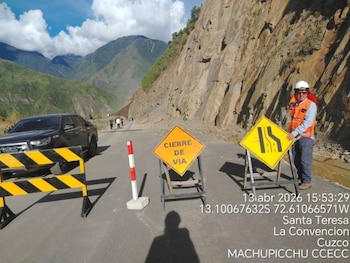 Ruta alternativa utilizada por turistas y población queda inhabilitada.