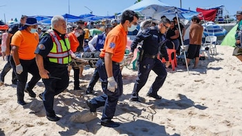 Rescatan a bañista en riesgo de ahogarse en playa de San Felipe, Baja California
