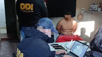 Un grupo de delincuentes asaltó a una pareja de jubilados: tras un rastreo de celulares, cayó un sospechoso