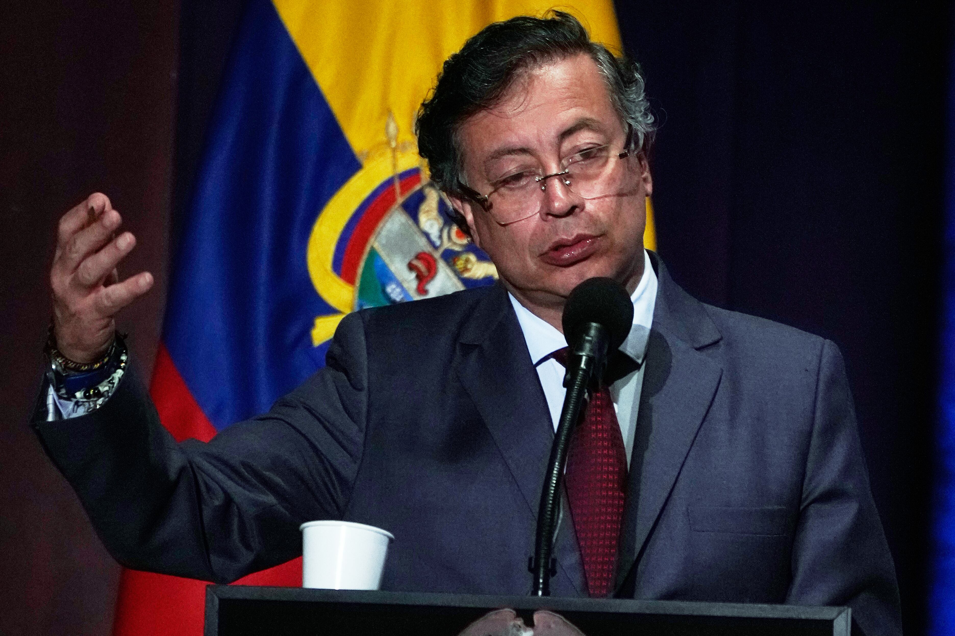 El presidente de Colombia, Gustavo Petro, emitió una alocución para pronunciarse sobre los más recientes escándalos que han rodeado al Gobierno - crédito Fernando Vergara/AP