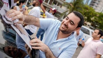 Internautas cuestionan el trato del