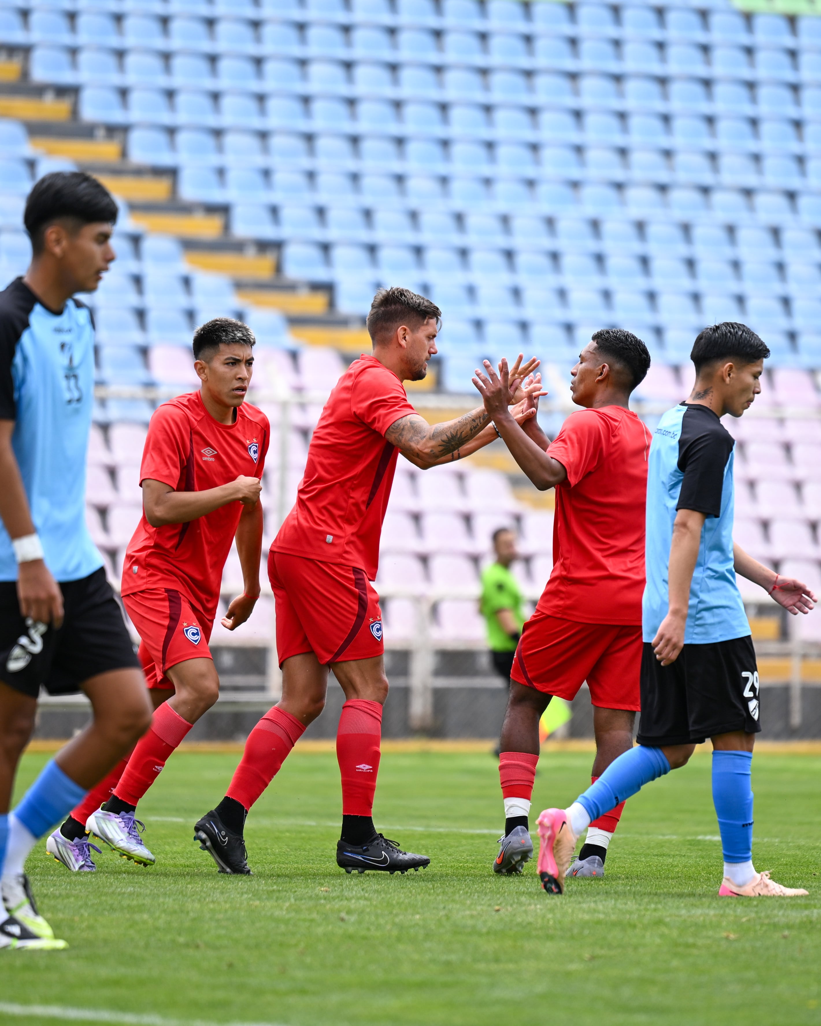 Cienciano cerró su pretemporada con un triunfo 4-1 ante Bolívar.