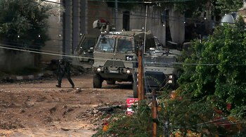 Soldados israelíes en una calle de Yenin (EFE)