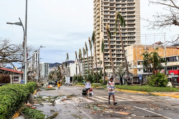 Damnificados por el huracán Otis