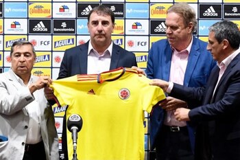 Néstor Lorenzo asume como nuevo