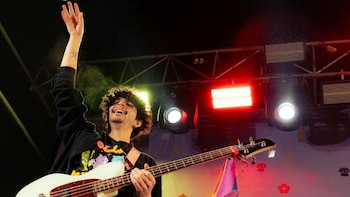 Las imágenes del bajista electrocutado