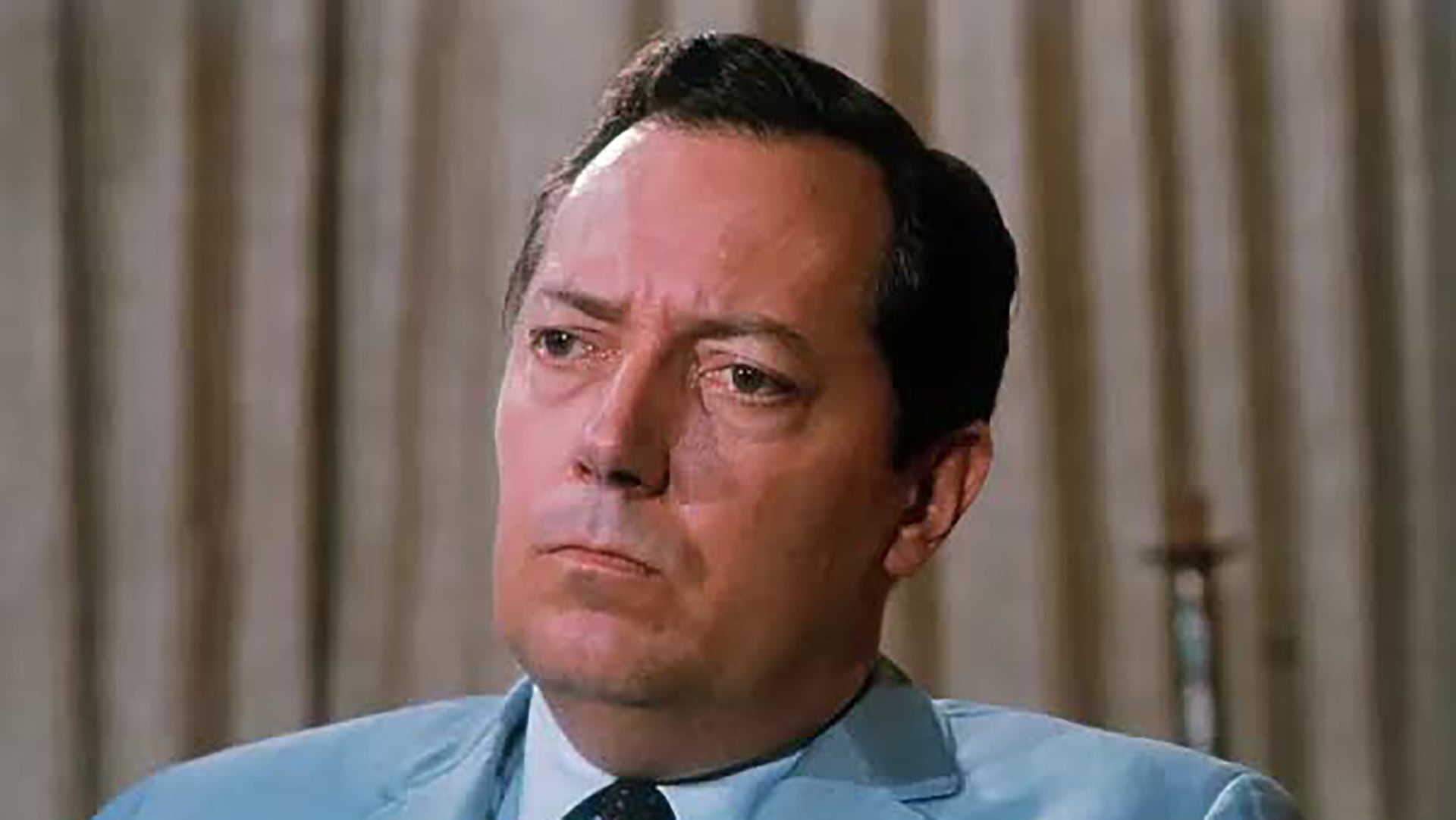 Jim Garrison ante los medios de comunicación durante los años en que impugnó abiertamente las conclusiones oficiales de la Comisión Warren (The Times-Picayune/NOLA)