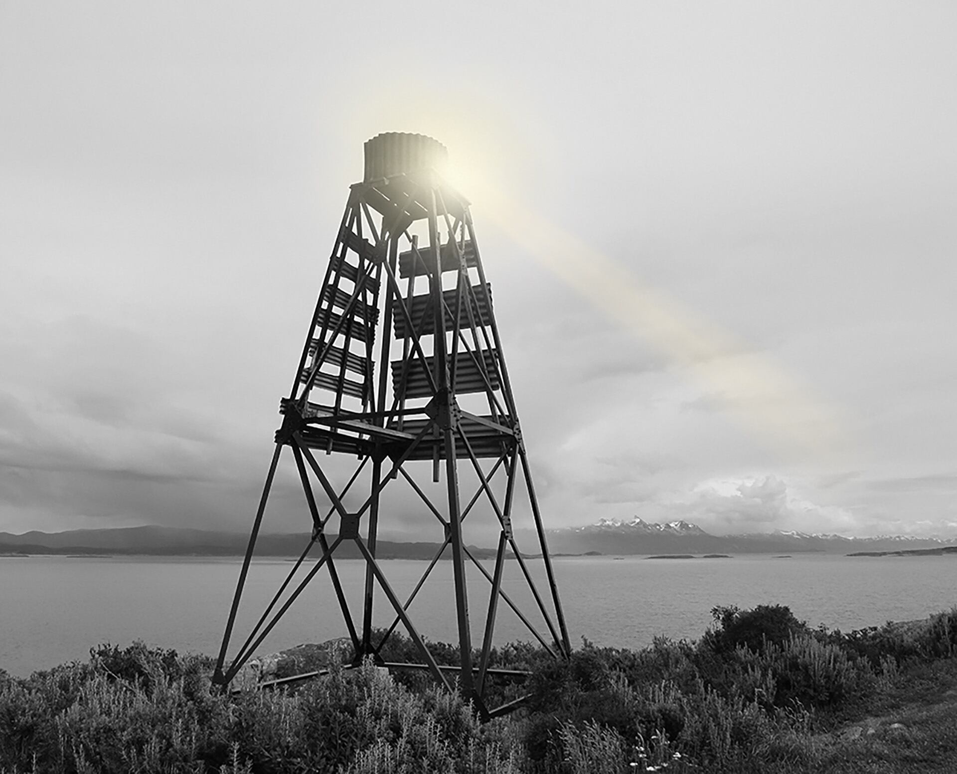 La exposición incluye imágenes de algunas de las series más representativas de Marín, como Pharus, Paisajes indeterminados, Artist’s Book y Tiempo suspendido