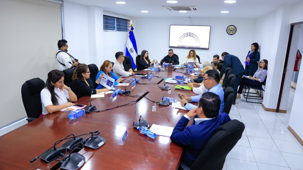 Nuevas oportunidades para industrias nacionales surgen con el pacto entre estos países centroamericanos y sudamericanos, donde regulaciones frescas y apoyo legal abren caminos al crecimiento bilateral y la innovación empresarial (Foto cortesía Asamblea Legislativa)