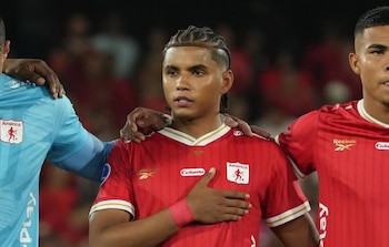 Josen Escobar acumula más de 100 partidos oficiales con el América de Cali desde su debut en el año 2023. El canterano escarlata de 21 años se ha consolidado como una de las piezas jóvenes más importantes en el mediocampo del equipo - crédito América de Cali