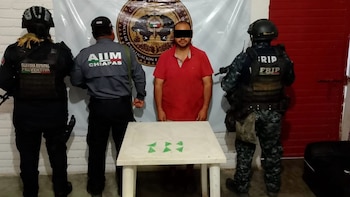 Así fue presentado el supuesto miembro del grupo criminal "El Señor de los Caballos" en Chiapas. Crédito: SSP Chiapas